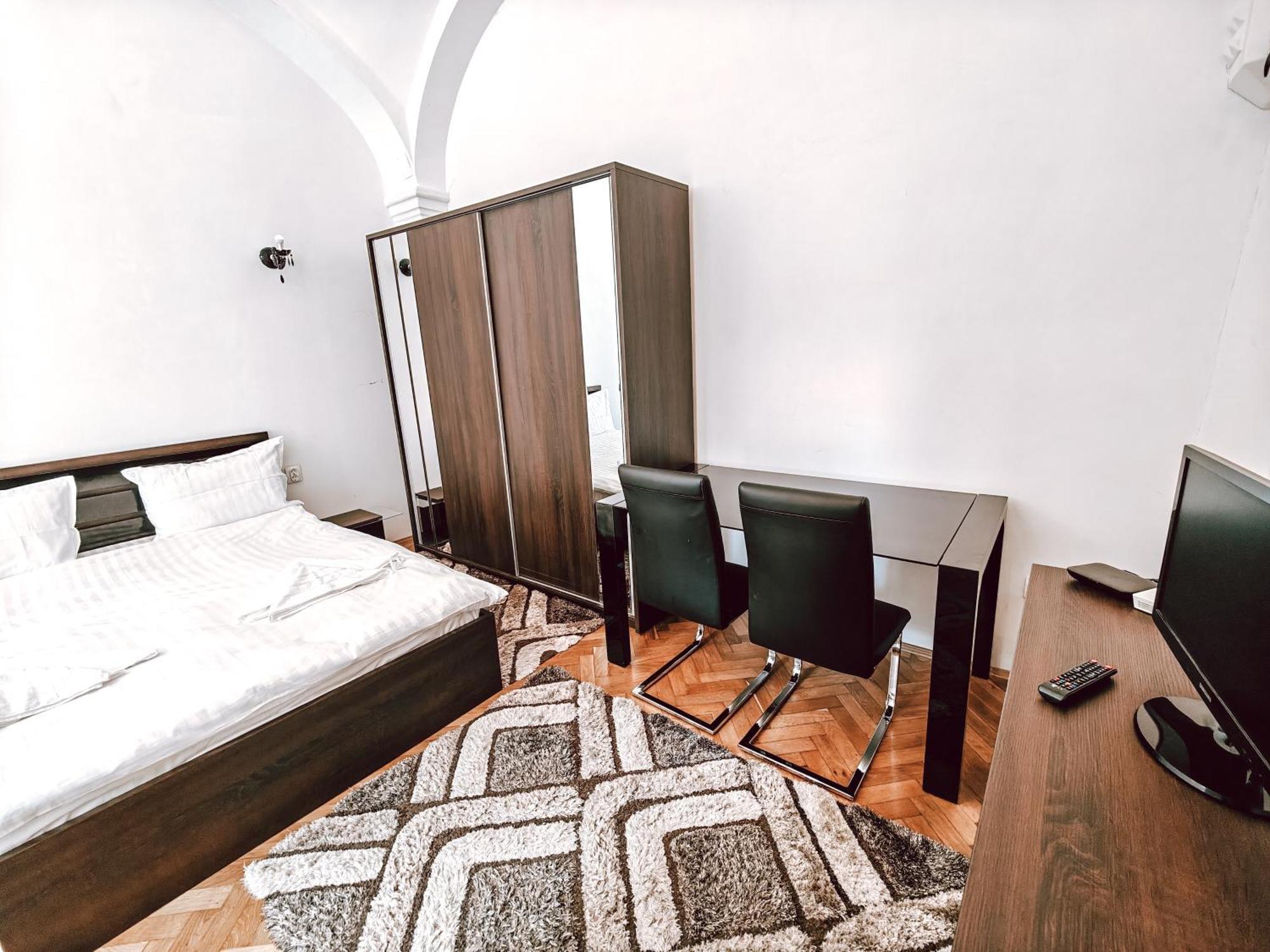 קלוז'-נאפוקה Berindei Studio - City Center - Private Parking מראה חיצוני תמונה